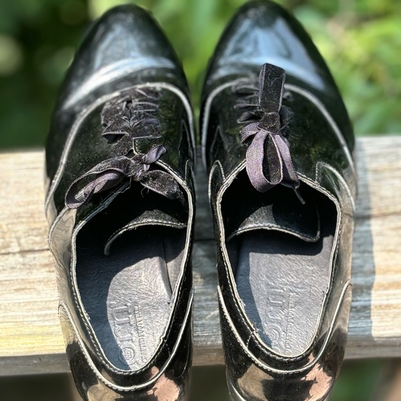 Born Velvet Lace Up Pointed Flats - Picture 5 of 8